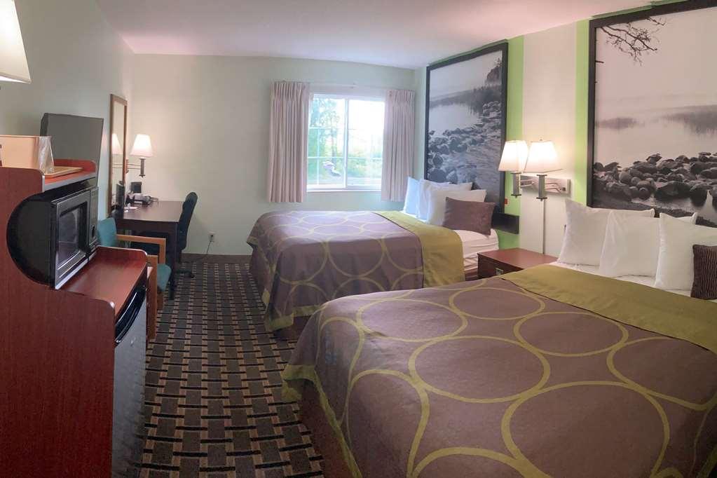 Super 8 By Wyndham Chisago City Room photo