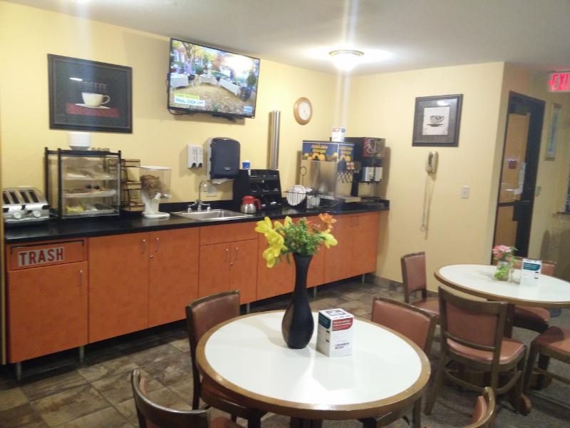 Super 8 By Wyndham Chisago City Exterior photo