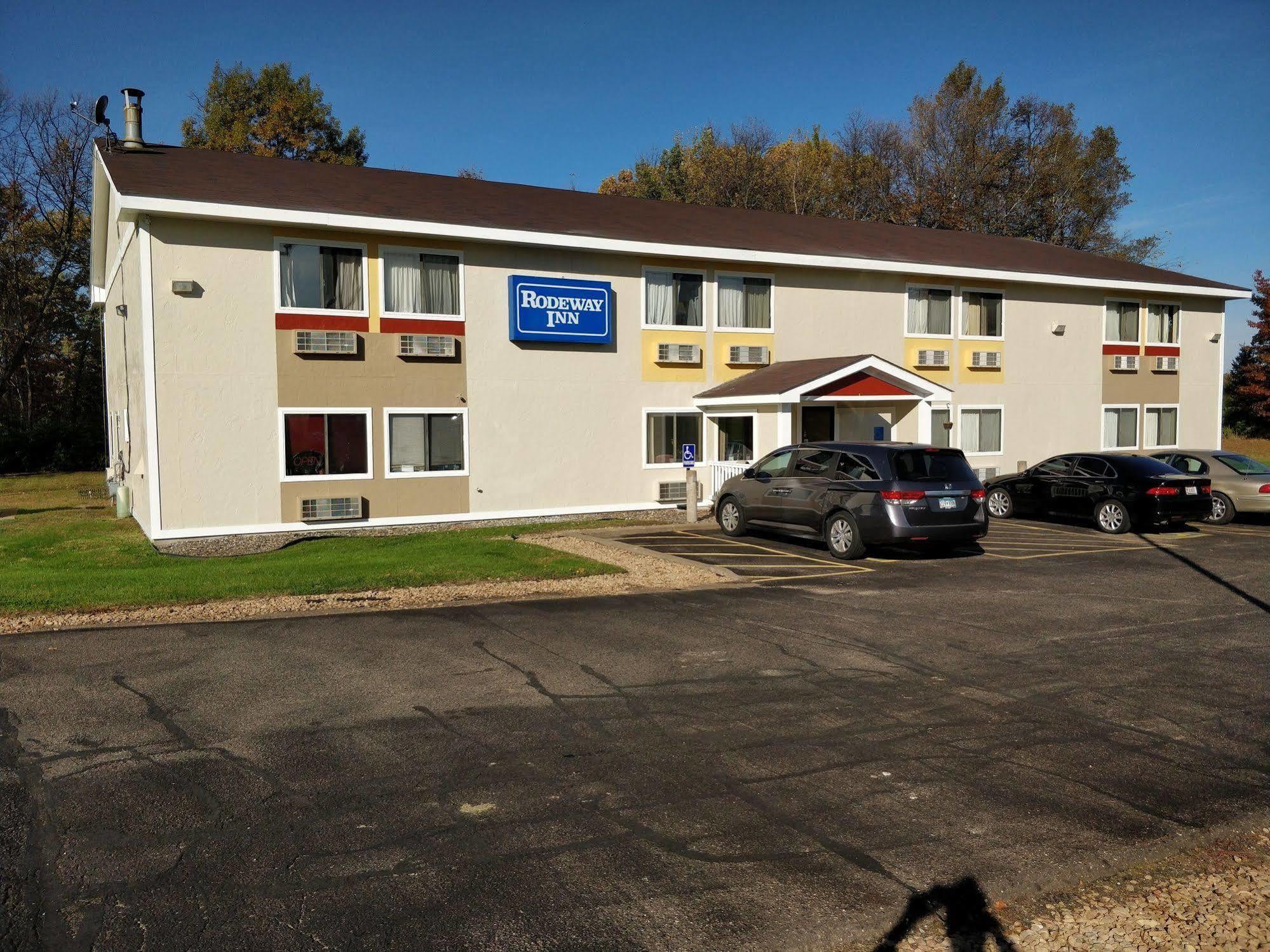 Super 8 By Wyndham Chisago City Exterior photo